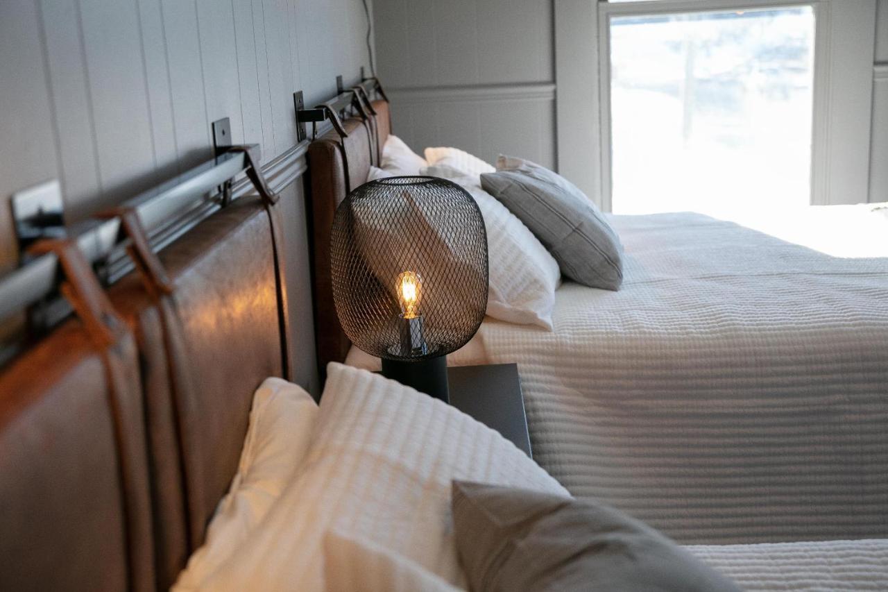 Auberge Des Cantons Magog Екстериор снимка