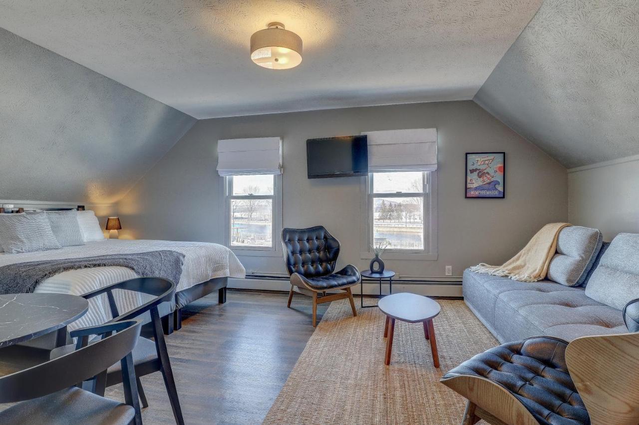 Auberge Des Cantons Magog Екстериор снимка