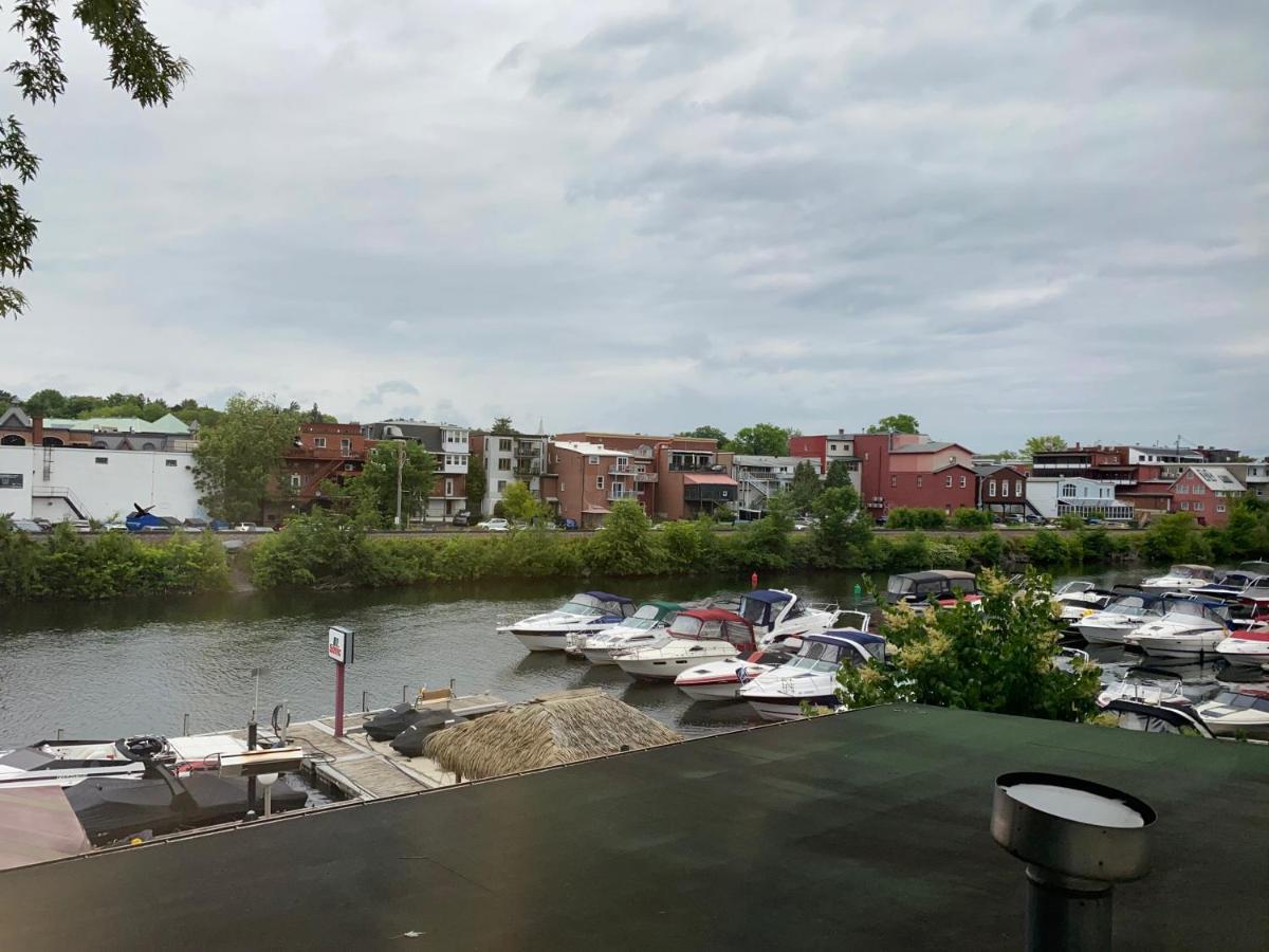 Auberge Des Cantons Magog Екстериор снимка