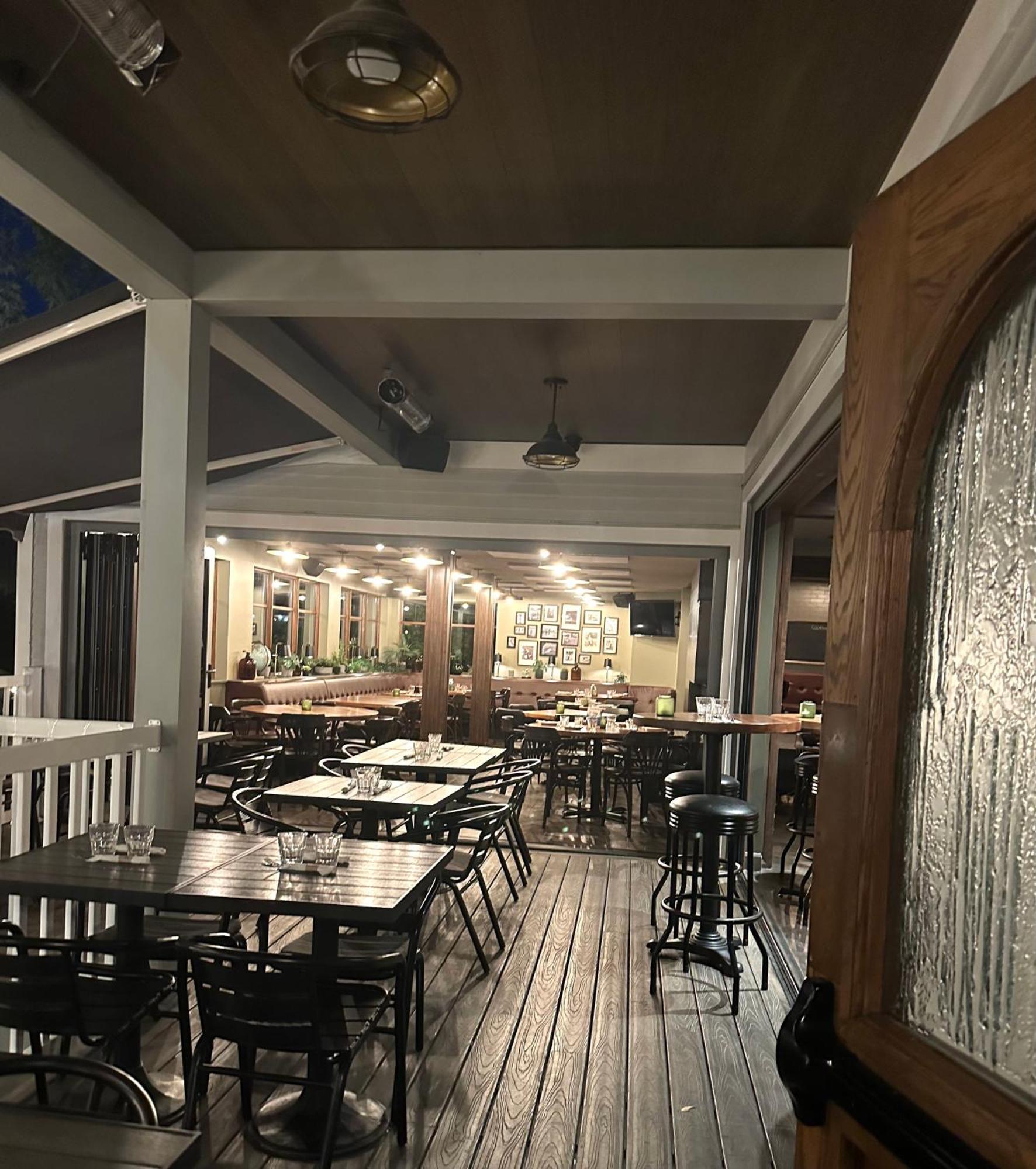 Auberge Des Cantons Magog Екстериор снимка